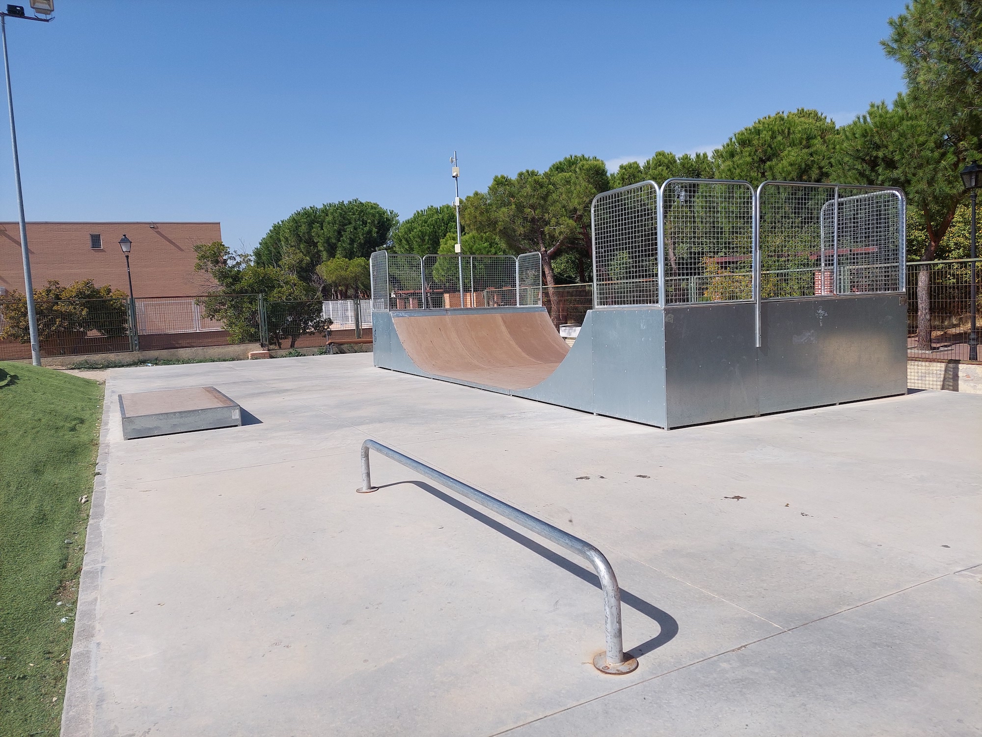 Serranillos del Valle skatepark